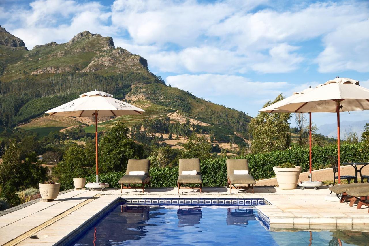 Alluvia Boutique Winery & Luxury Accommodation Стелленбос Екстер'єр фото The swimming pool at the hotel