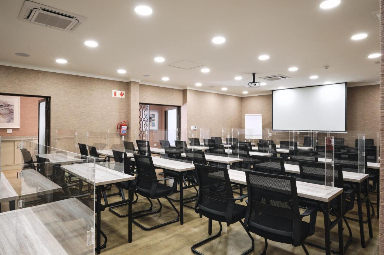 Alluvia Boutique Winery & Luxury Accommodation Стелленбос Екстер'єр фото Classroom