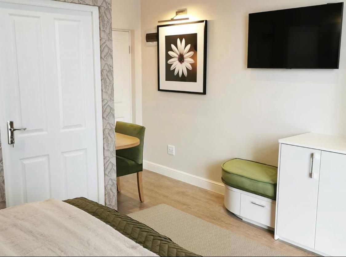 Alluvia Boutique Winery & Luxury Accommodation Стелленбос Номер фото A room at the hotel
