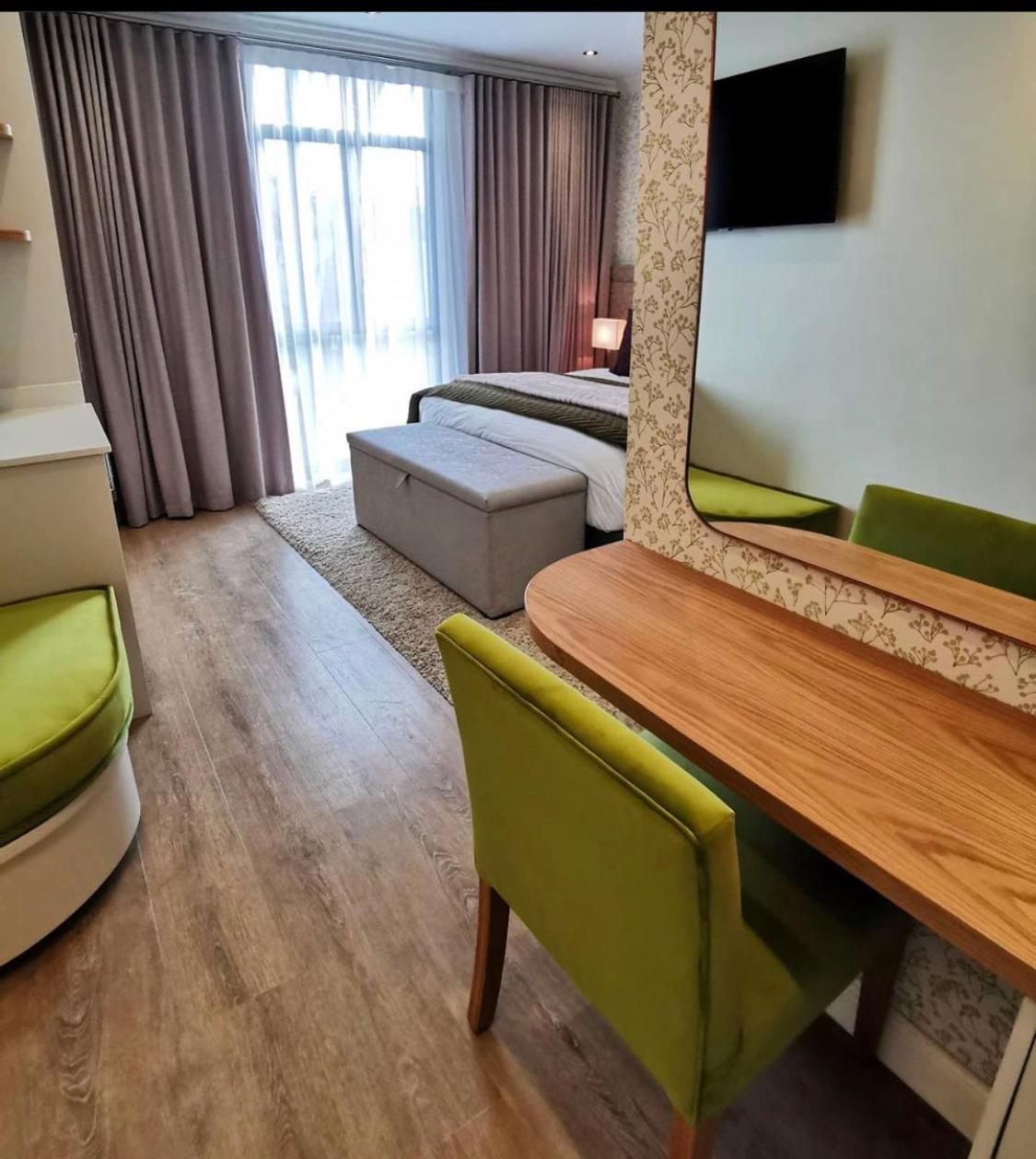 Alluvia Boutique Winery & Luxury Accommodation Стелленбос Номер фото A room at the hotel