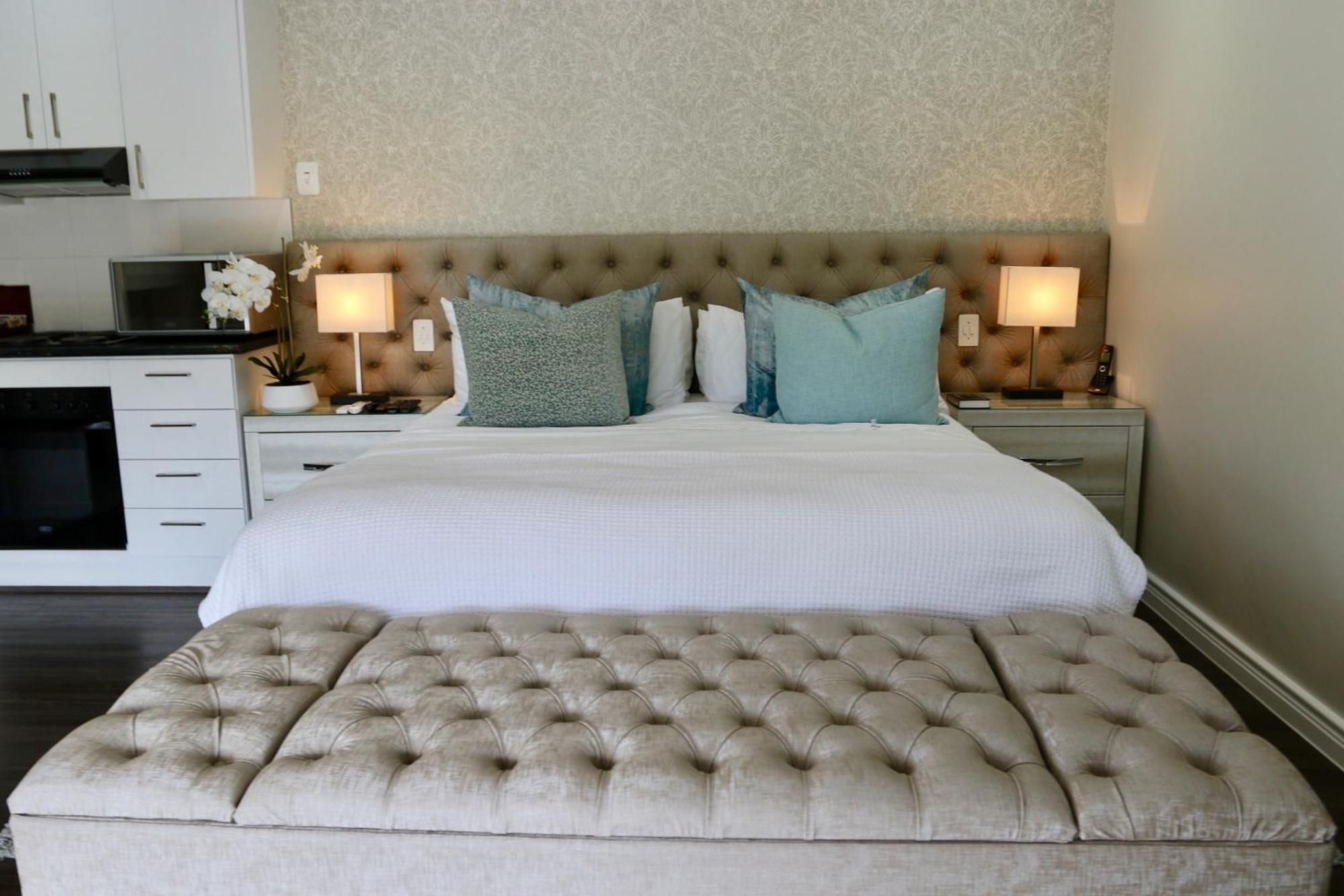 Alluvia Boutique Winery & Luxury Accommodation Стелленбос Номер фото A bedroom at the hotel